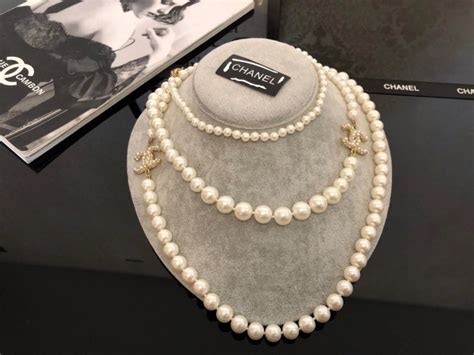 chanel pearl necklaces replica|chanel knockoff pearl necklace.